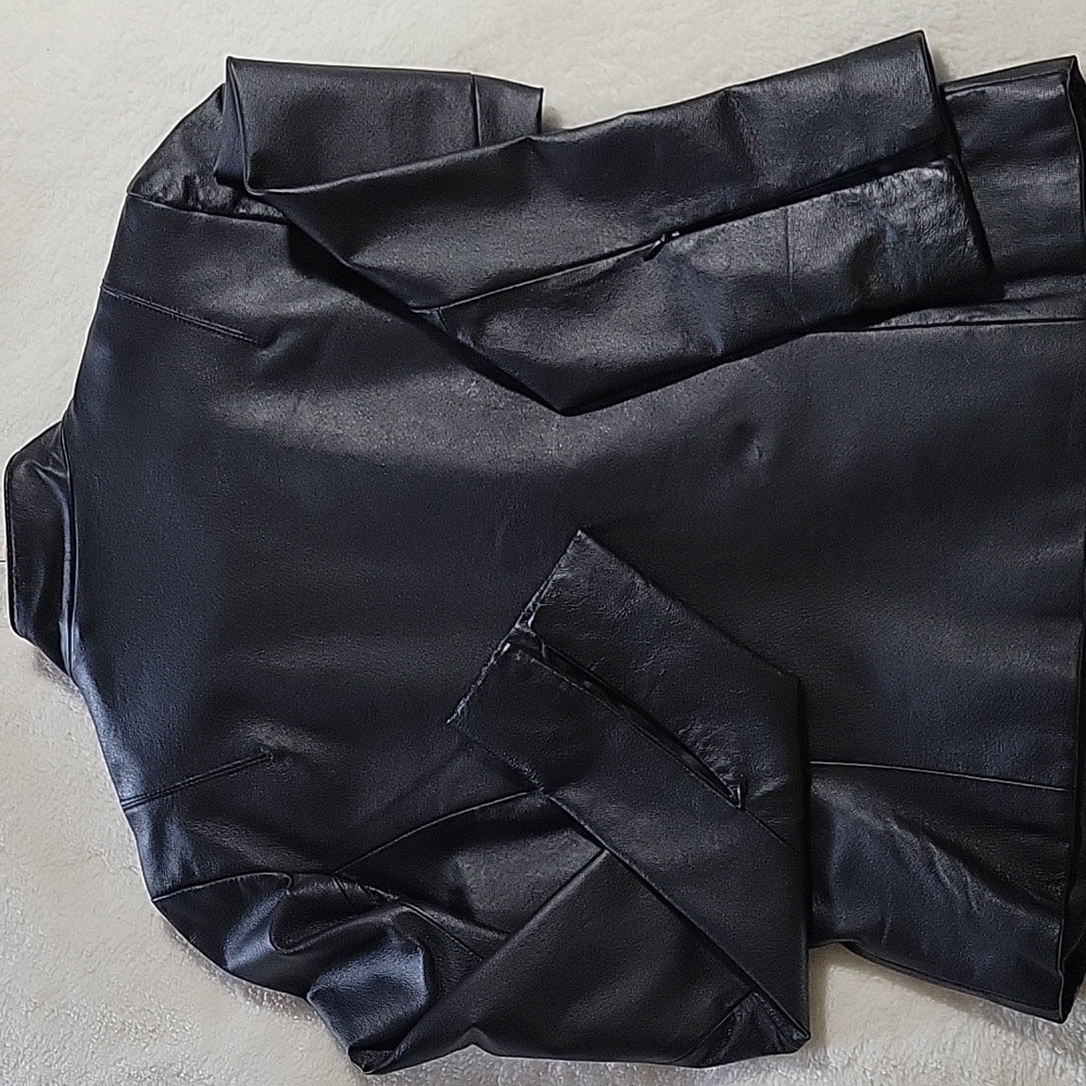 VINTAGE GENUINE LEATHER JACKET - Picture 4 of 16